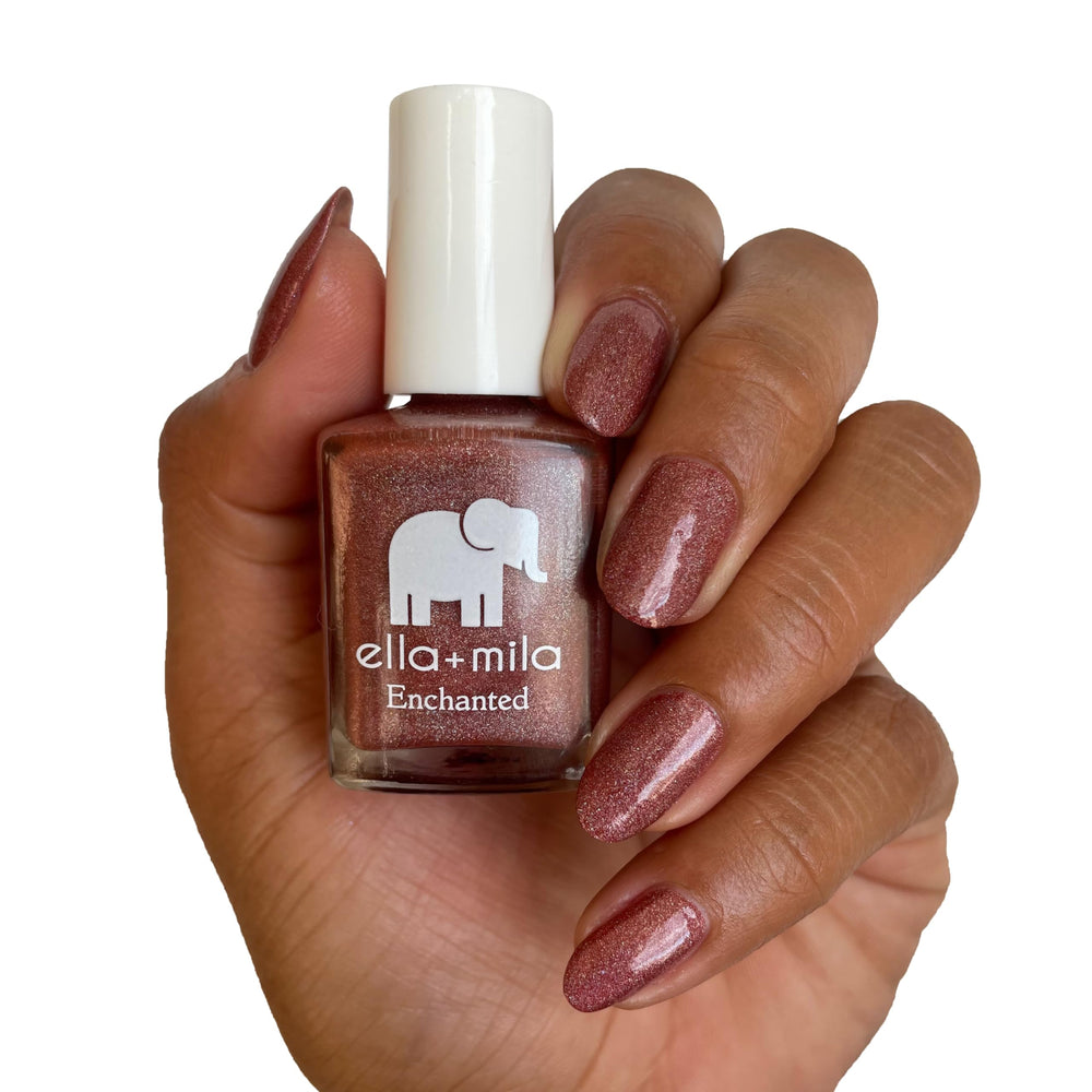 ella-mila Oasis red-glossy-finish highlights vibrant color and chip-resistant shine.
