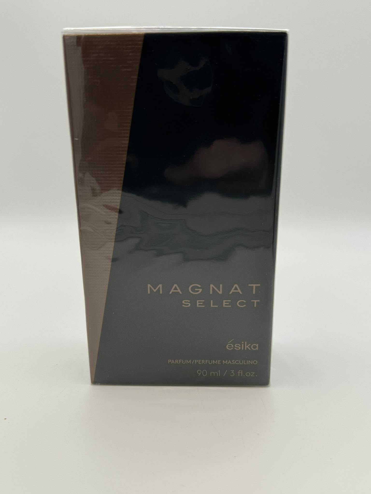 Esika L'Bel Magnat Select packaging and bottle on a luxe surface for upscale evenings.