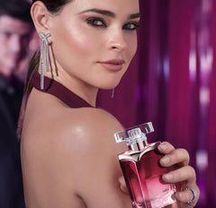 ESIKA Vibranza notes graphic emphasizes vanilla orchid and coffee flower for confident wear.