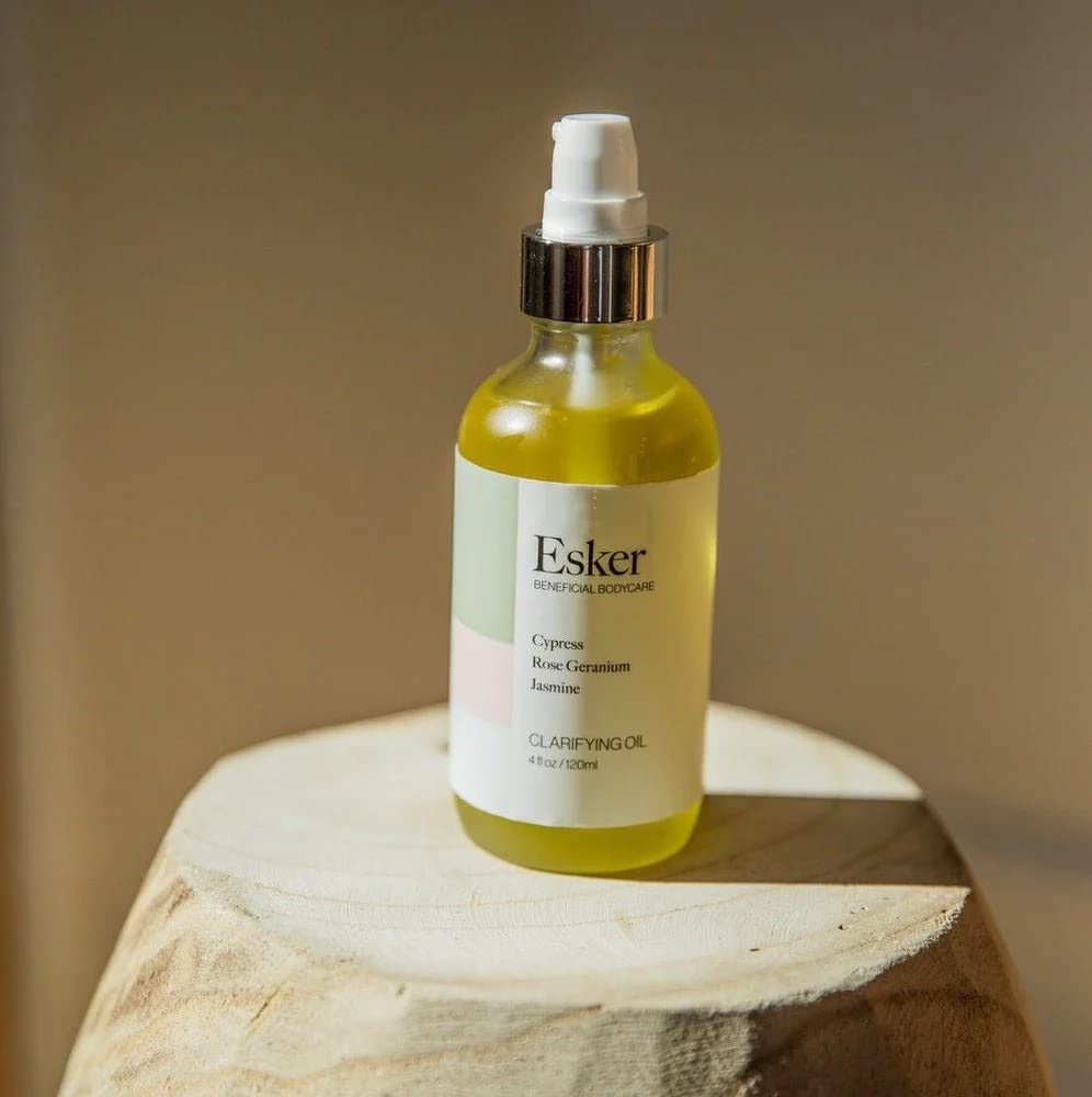Minimalist Esker packaging and sleek bottle reflect vegan, cruelty-free branding.