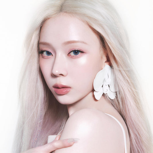 Espoir Be Glow Shading Stick Sunshine application shows easy blend for everyday radiance.