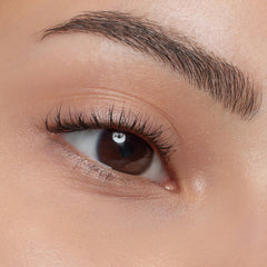 essence Curl Fixing Lash Base natural look worn solo