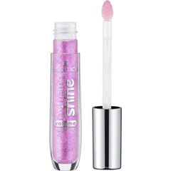 Essence Extreme Shine Lip Gloss applicator close-up with creamy texture