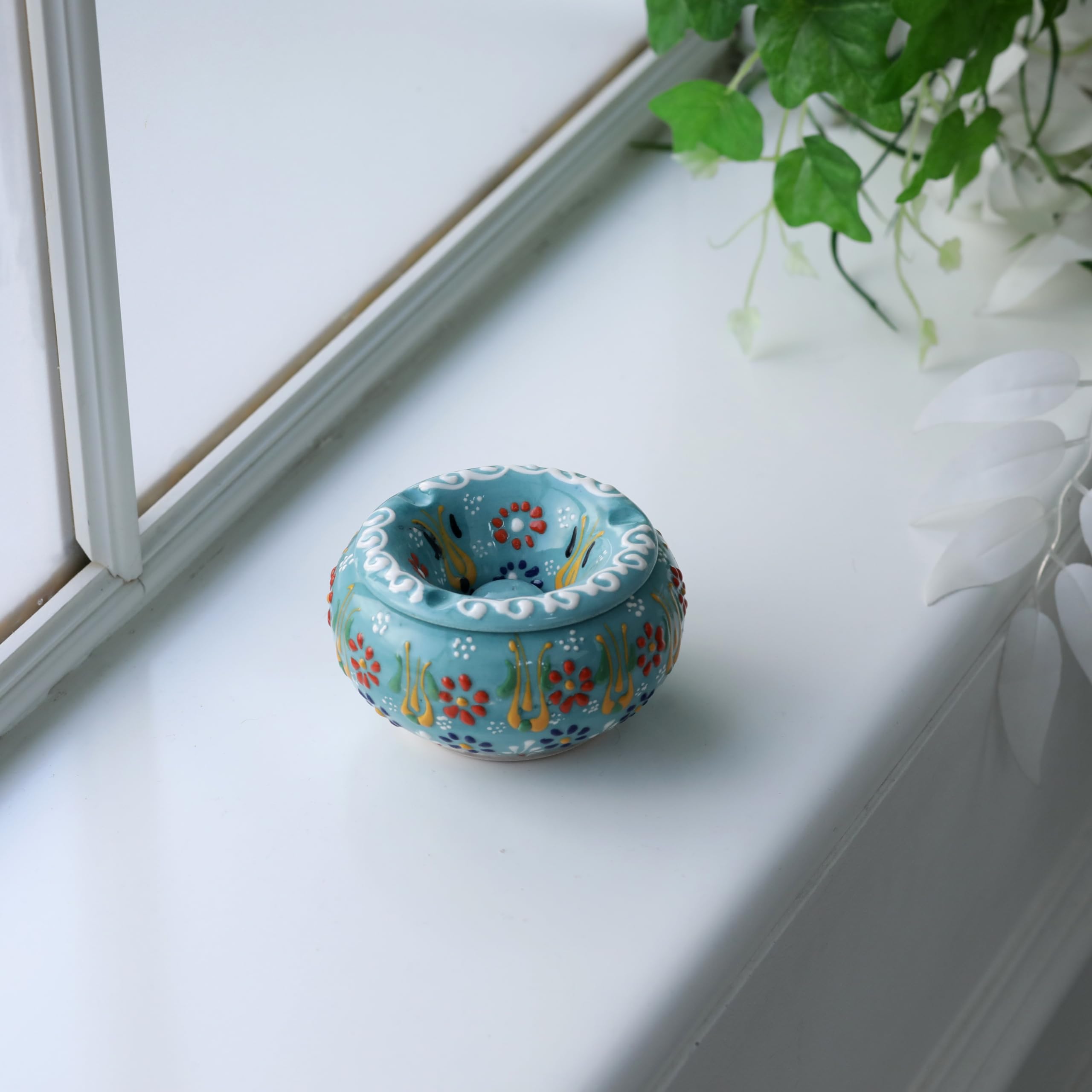 EVANILIFE handmade ceramic jar highlights craftsmanship and neat storage