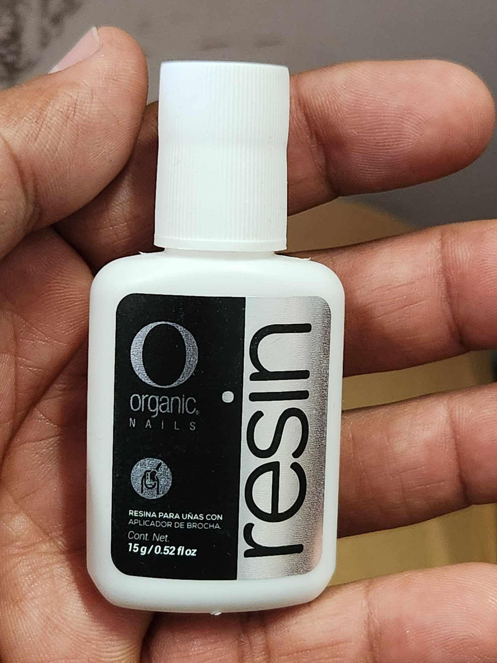 Fantasy Nails clear resin glue ideal for nail repairs and extensions with long-lasting hold.