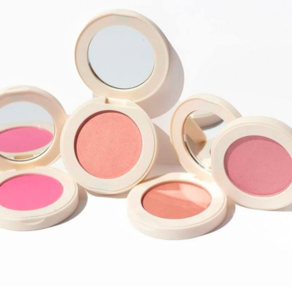 FARMASi compact open packaging displaying vegan powder and premium packaging