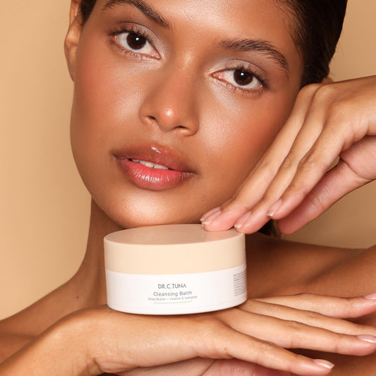 FARMASi Dr. C. Tuna cleansing balm removing eye makeup with waterproof products.