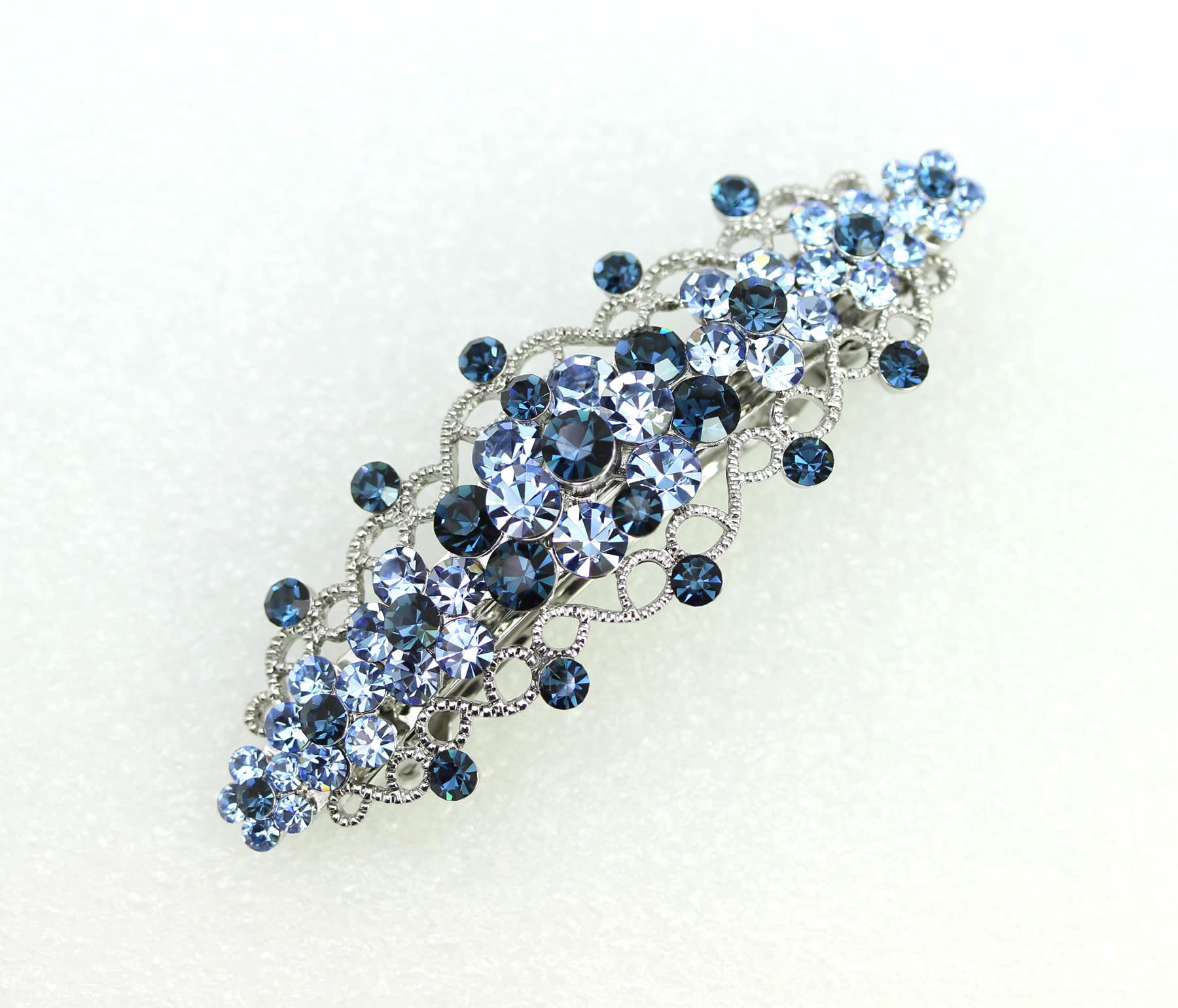 Faship Double-heart floral barrette Montana blue detail for bridesmaids.
