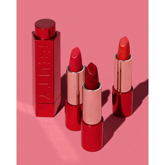 Fenty Beauty formula with hyaluronic acid and vitamins C & E on lips enhances comfort.