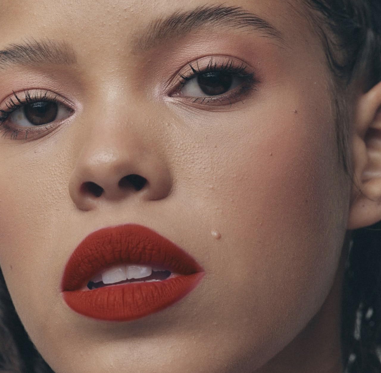 Fenty Icon Velvet Lipstick H.B.I.C. finished look with velvety, comfortable wear.