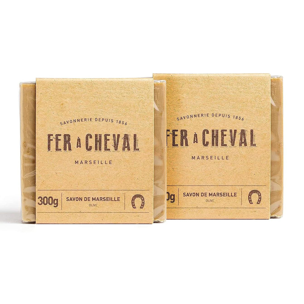 Fer à Cheval olive oil soap cube 300g closeup texture and smooth surface