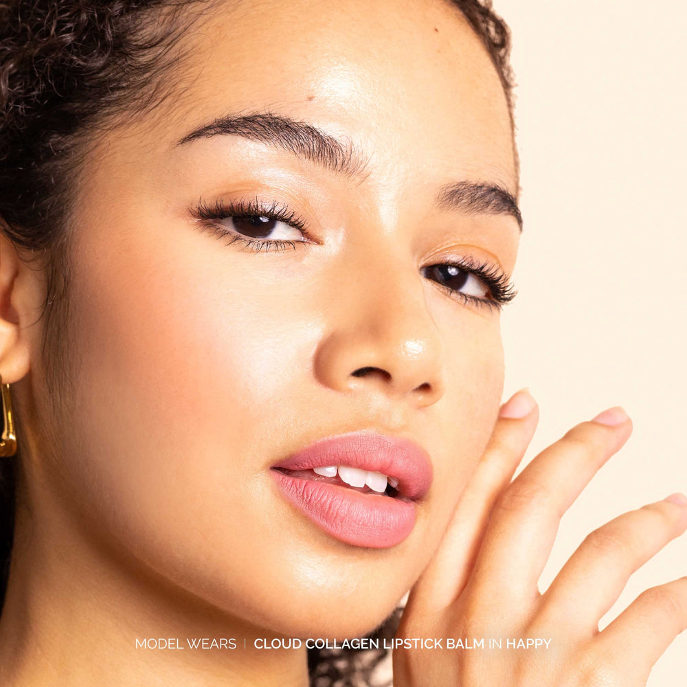 Fitglow Cloud Collagen Lipstick application delivers smooth, comfortable wear.