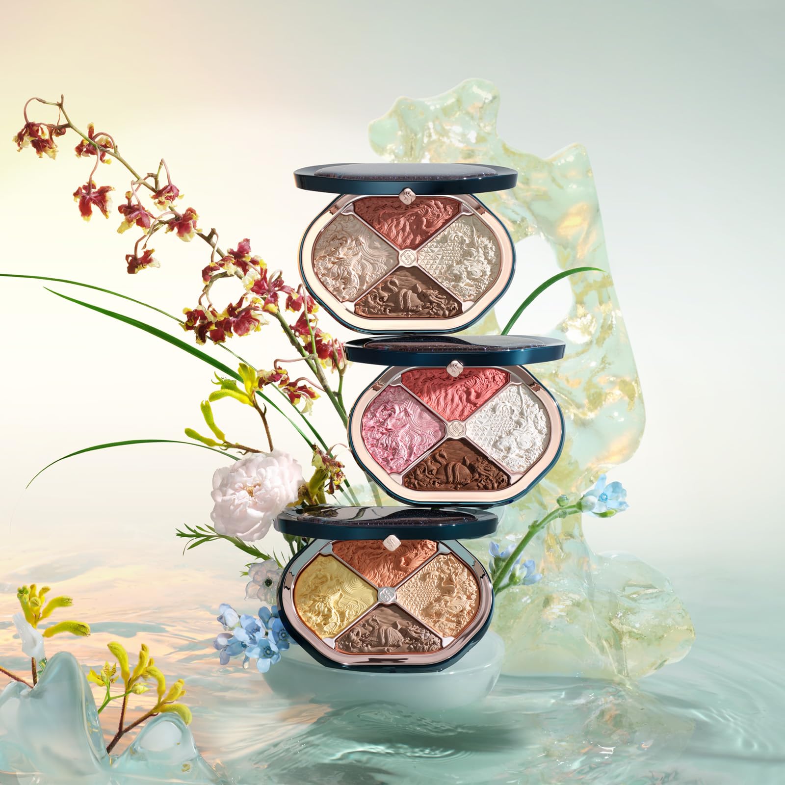 FLORASIS Constellation Floral Engraving palette glow-highlighter for radiant finish