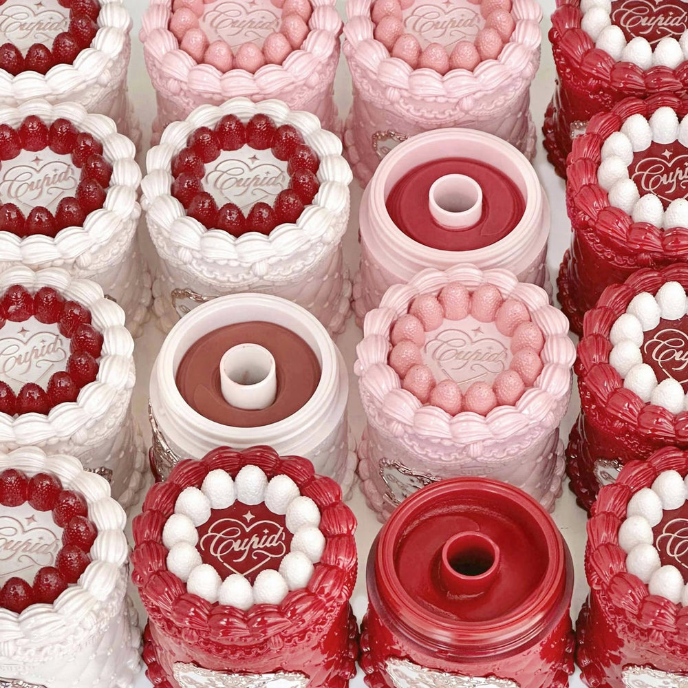 Flower Knows hydrating oil-enriched formula keeping lips moisturized
