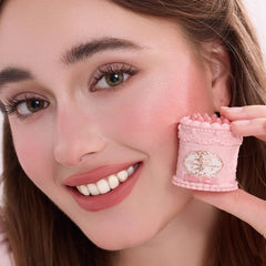 Flower Knows transfer-proof finish on lips after a light meal