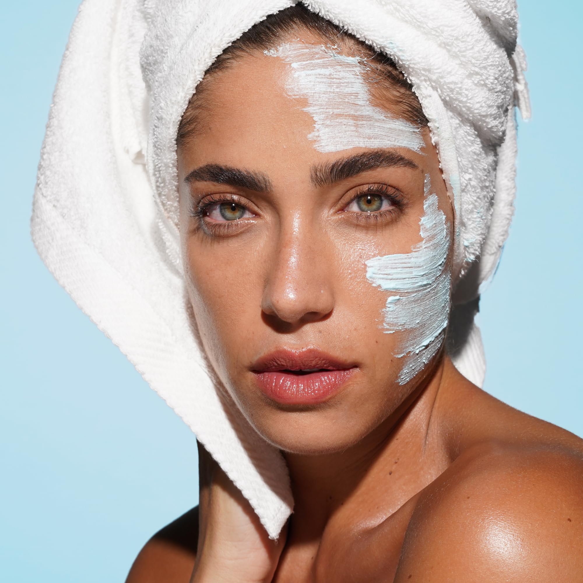 FRÉ Exfoliating Acne Face Mask after-use glow on refreshed skin