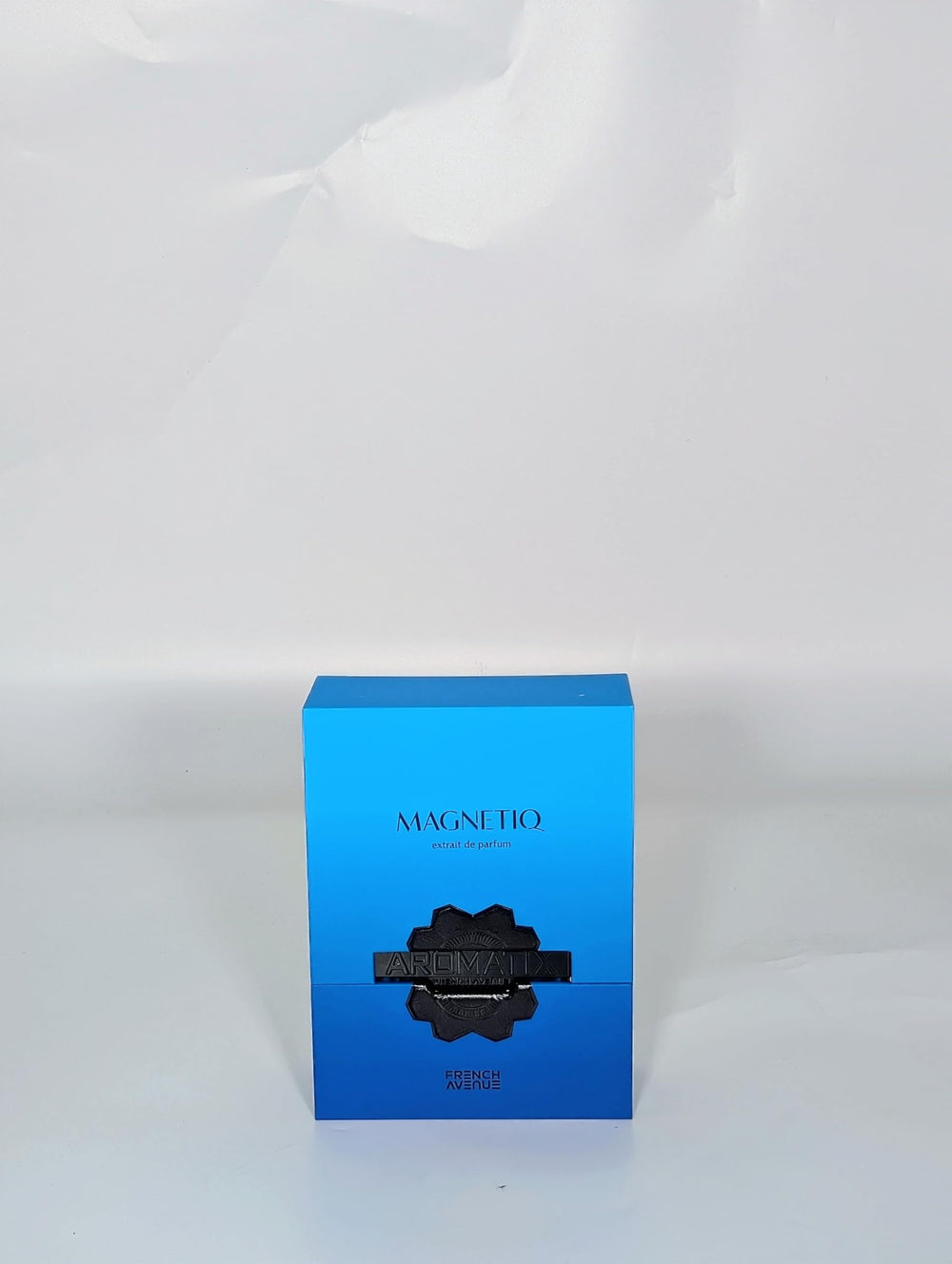 French Avenue Magnetiq vanilla and amber base create a warm, lasting finish.