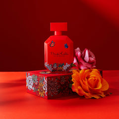 Frida Kahlo base notes cedarwood vanilla musk for lasting warmth.