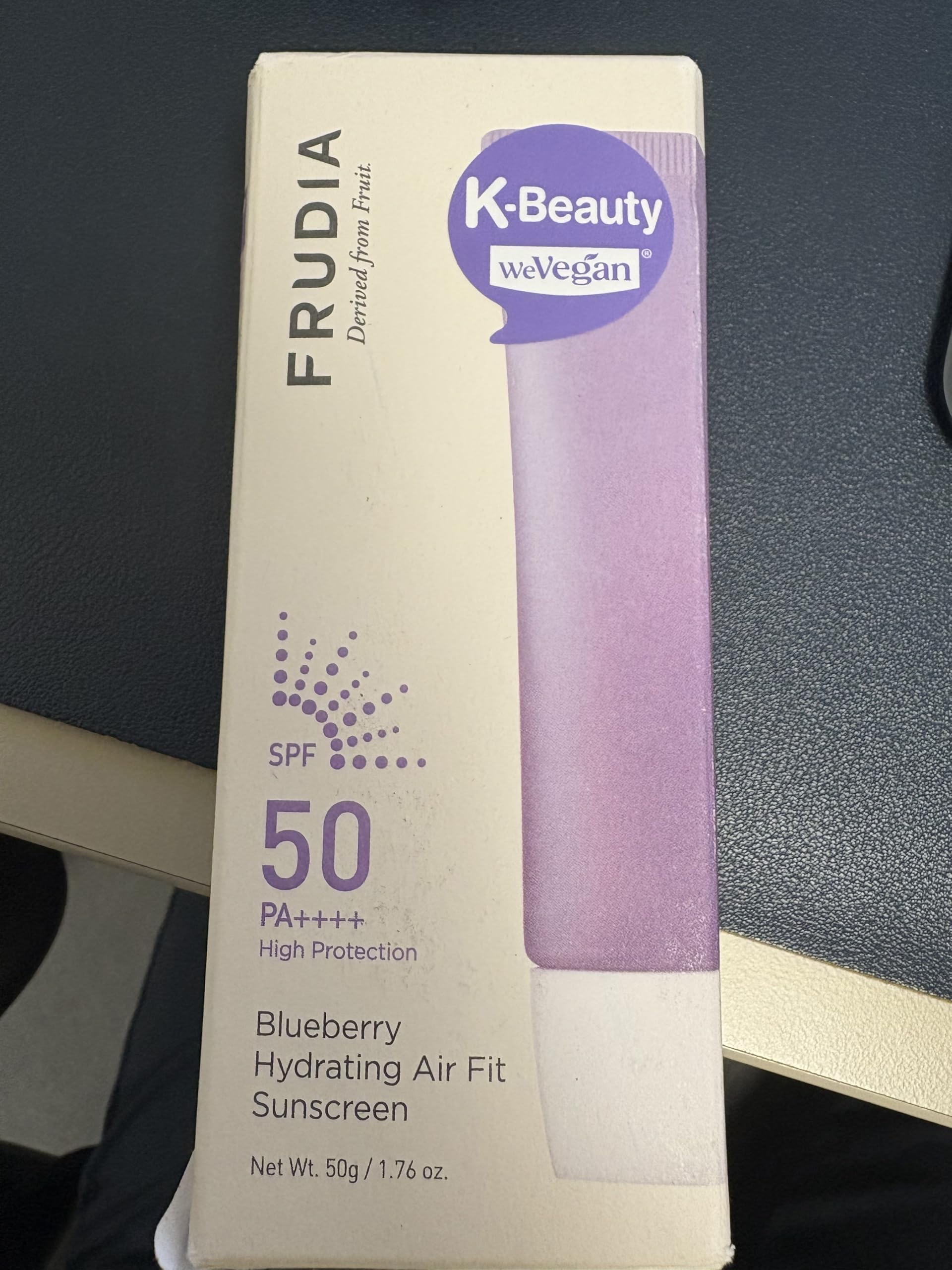 Leaves the face feeling hydrated and ready for makeup.