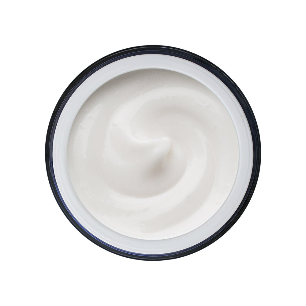 Applying G.M. COLLIN Mature Perfection Night Cream for nightly nourishment
