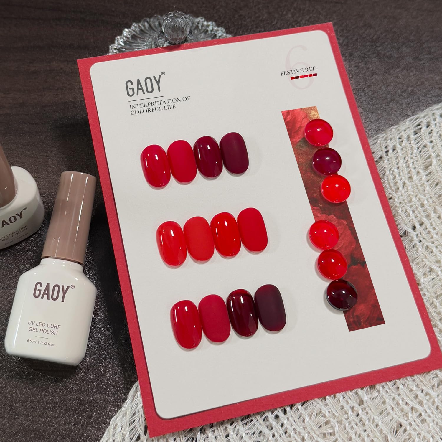 GAOY gel polish cures in 60 seconds under a 36W UV/LED lamp.
