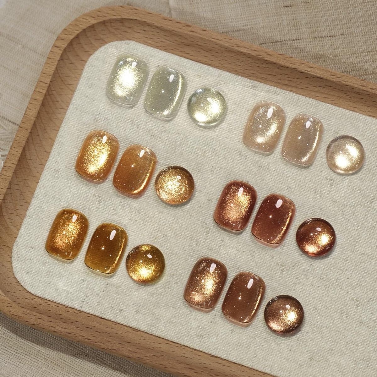 GAOY Glitter Cat Eye gel nail polish set with magnet for dazzling home manicures.