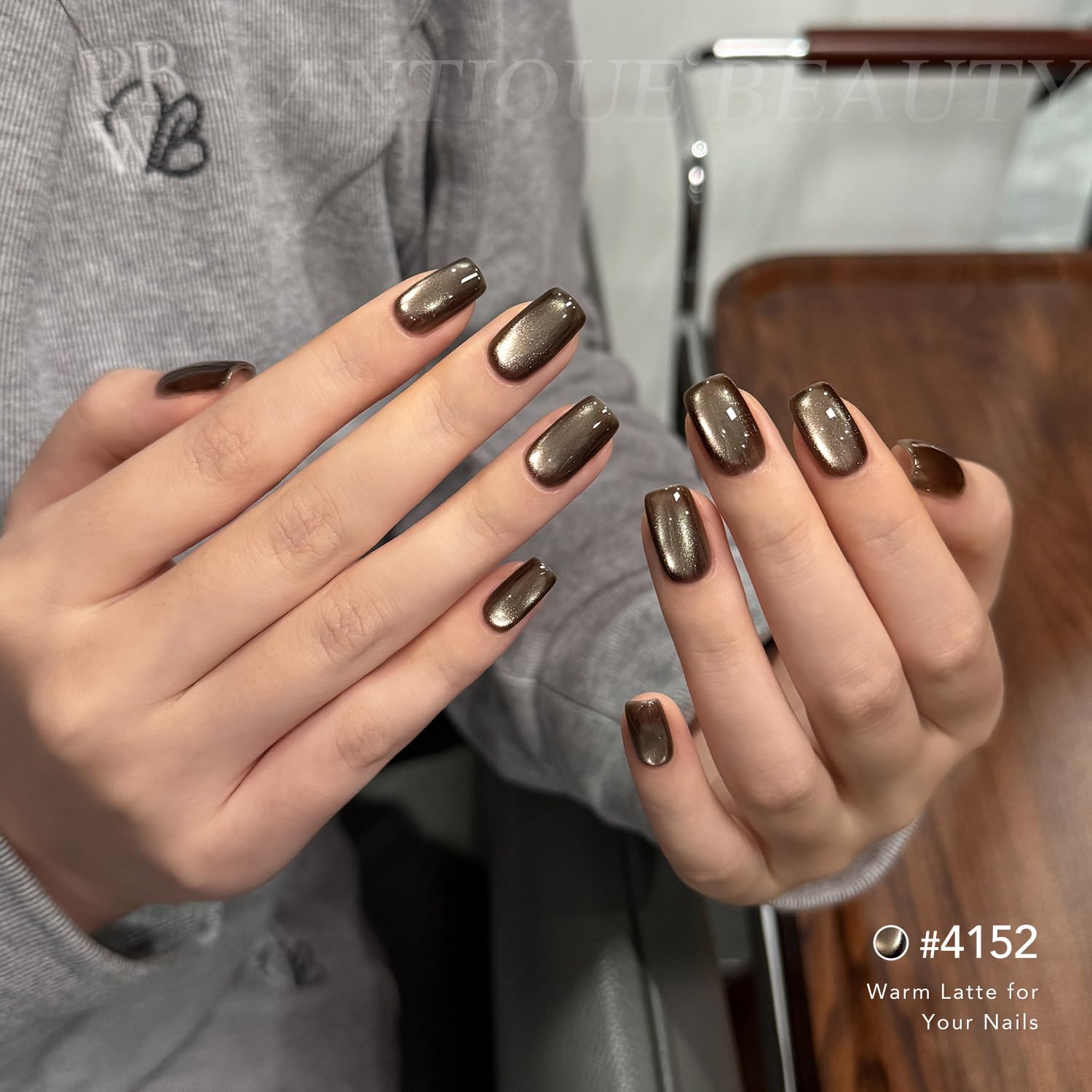 GAOY Glitter Cat Eye Gold Nail Polish with luxe reflective shimmer.