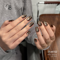 GAOY Glitter Cat Eye Gold Nail Polish with luxe reflective shimmer.