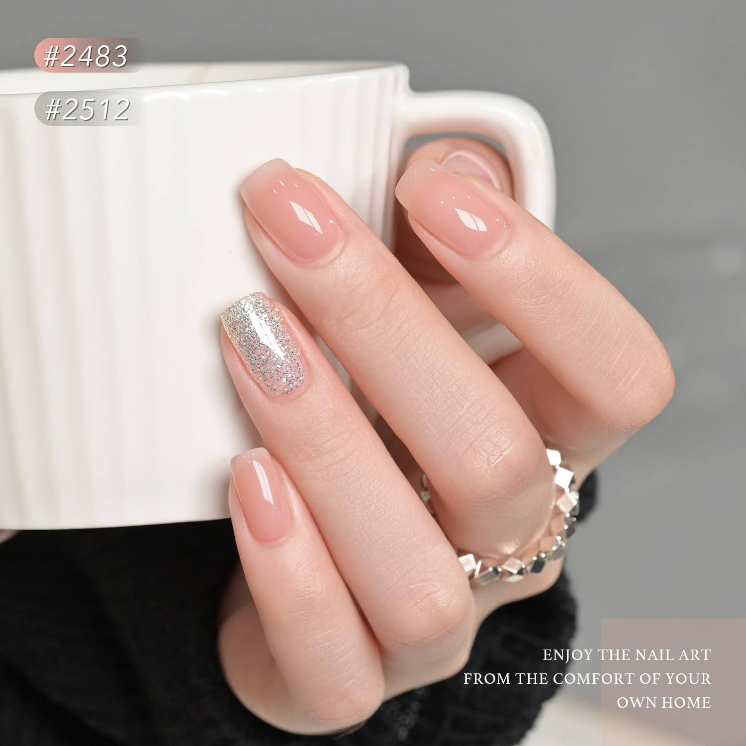 GAOY matte top coat bottle close-up for velvety, winter-ready finish.