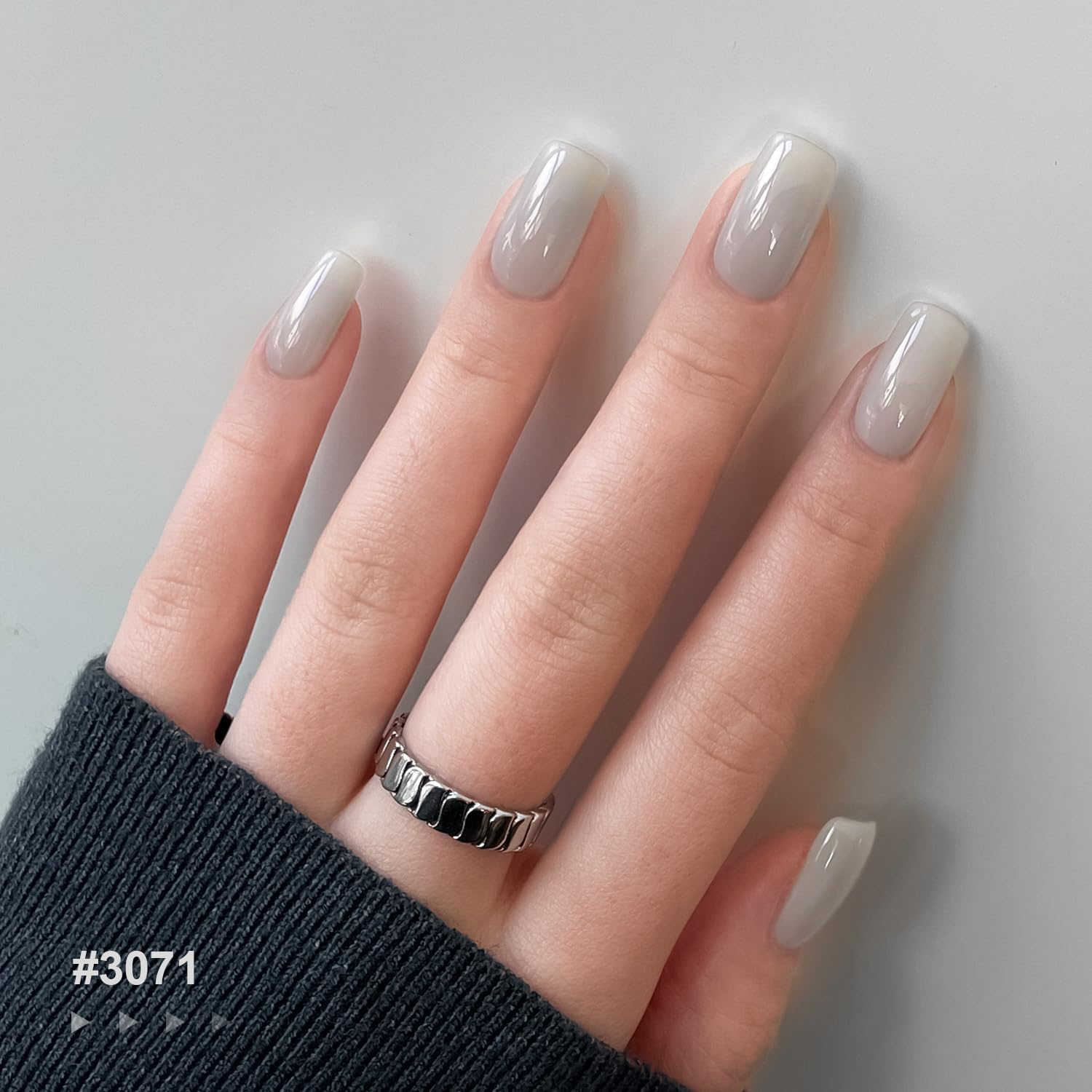 GAOY salon gel nail kit layout showing tools and polish bottles