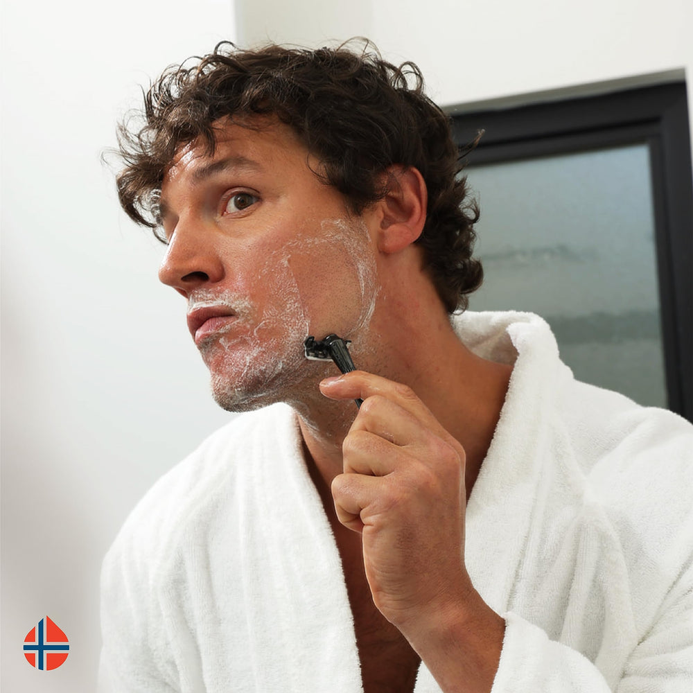 Geir Ness Face Scrub texture emphasizes mineral-rich formula for skin protection