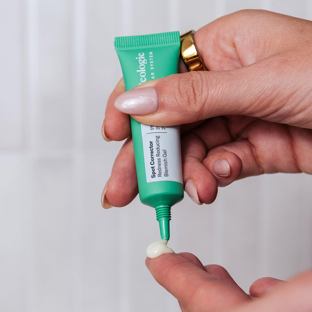 Geologie Clear System hydrocolloid patches protect blemishes from irritants