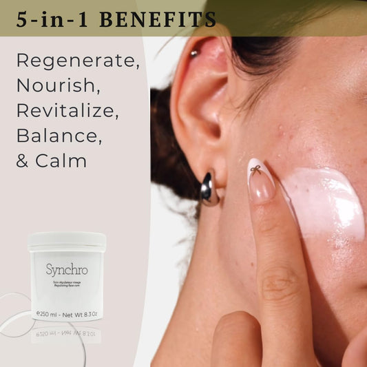 Gernetic Synchro Cream texture close-up reveals rich, nourishing consistency.