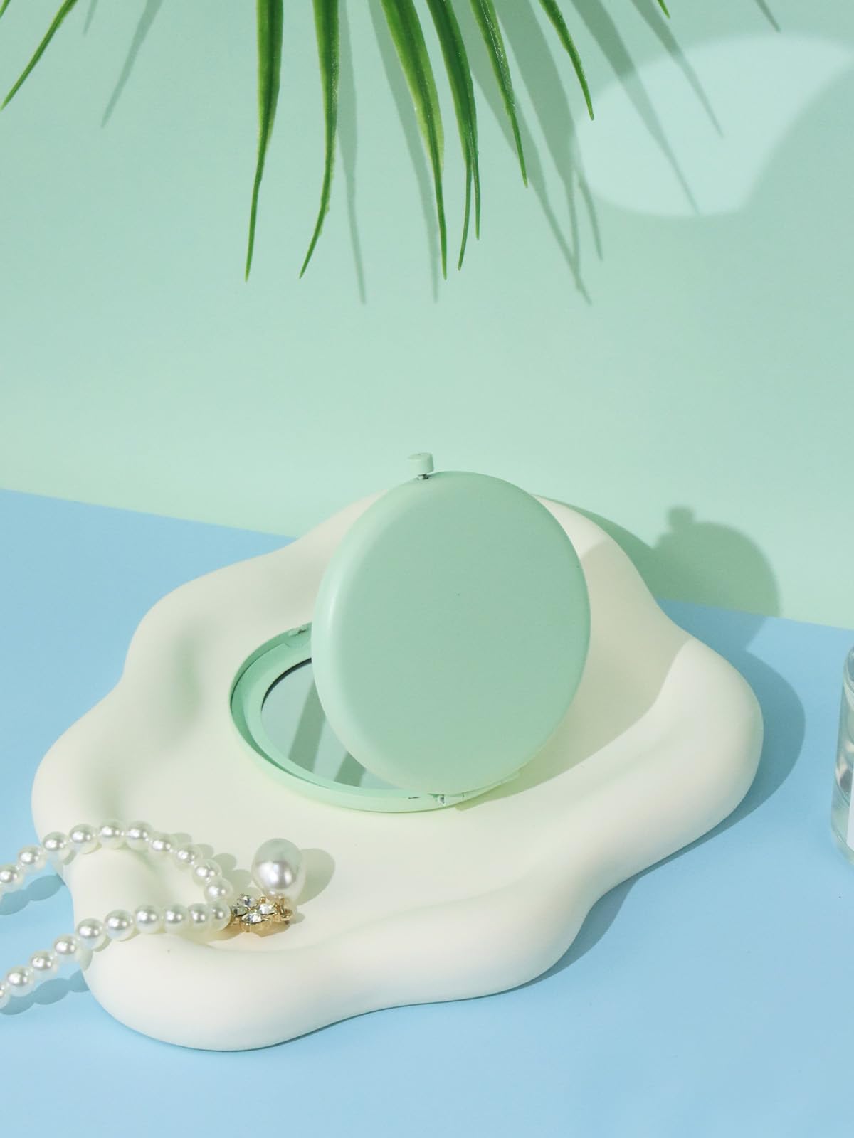 Getinbulk round compact mirror with 2.5-inch diameter fits small bags