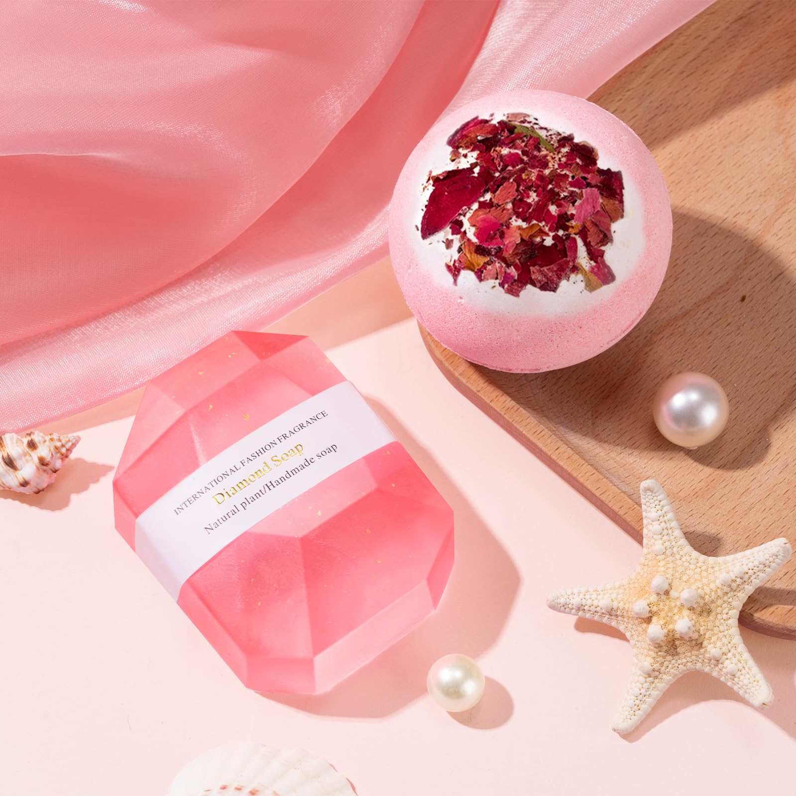 GiftPeak hand cream moisturizes hands after daily tasks.