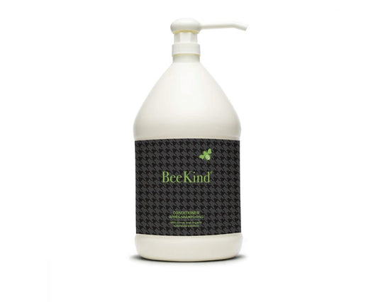 Gilchrist & Soames BeeKind conditioner bottle front with honey-lemon scent for all hair types.