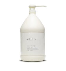 Gilchrist & Soames Zero% Conditioner bottle pour delivers fresh, light lather for all hair types.
