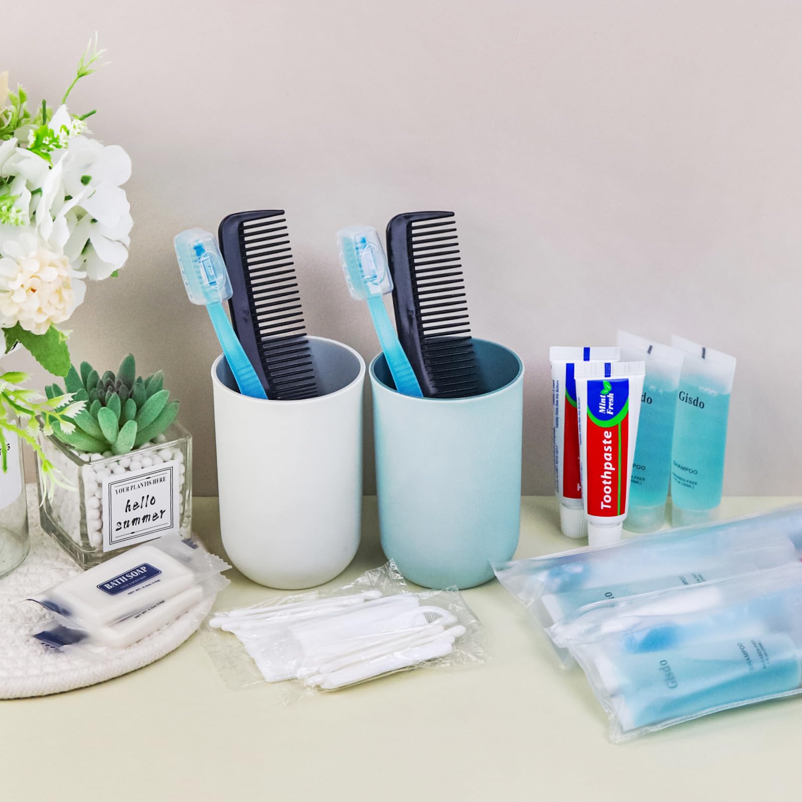 Gisdo unisex travel hygiene kit suitable for both men and women.