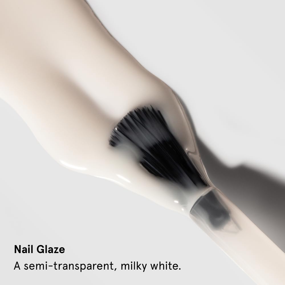 Close-up of Gitti nail polish brush for easy application