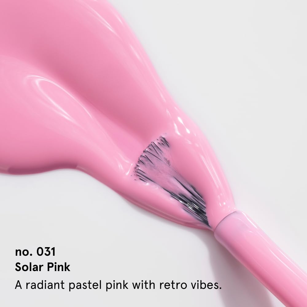 gitti Solar Pink brush applying smooth, even color.