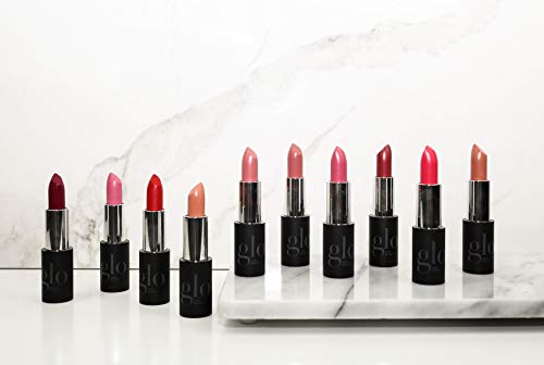 Luxe satin finish and magnetic cap keep lipstick clean and convenient.