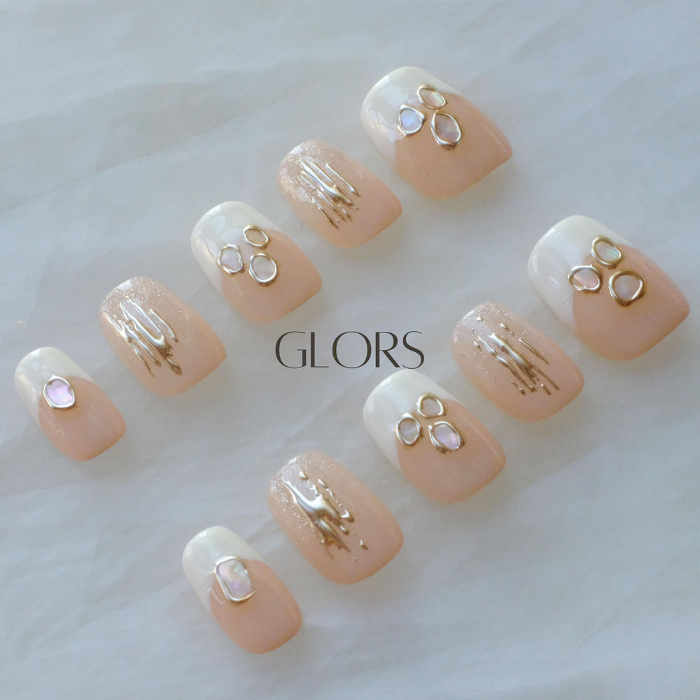 GLORS Durable wear ensures long-lasting nails through daily tasks