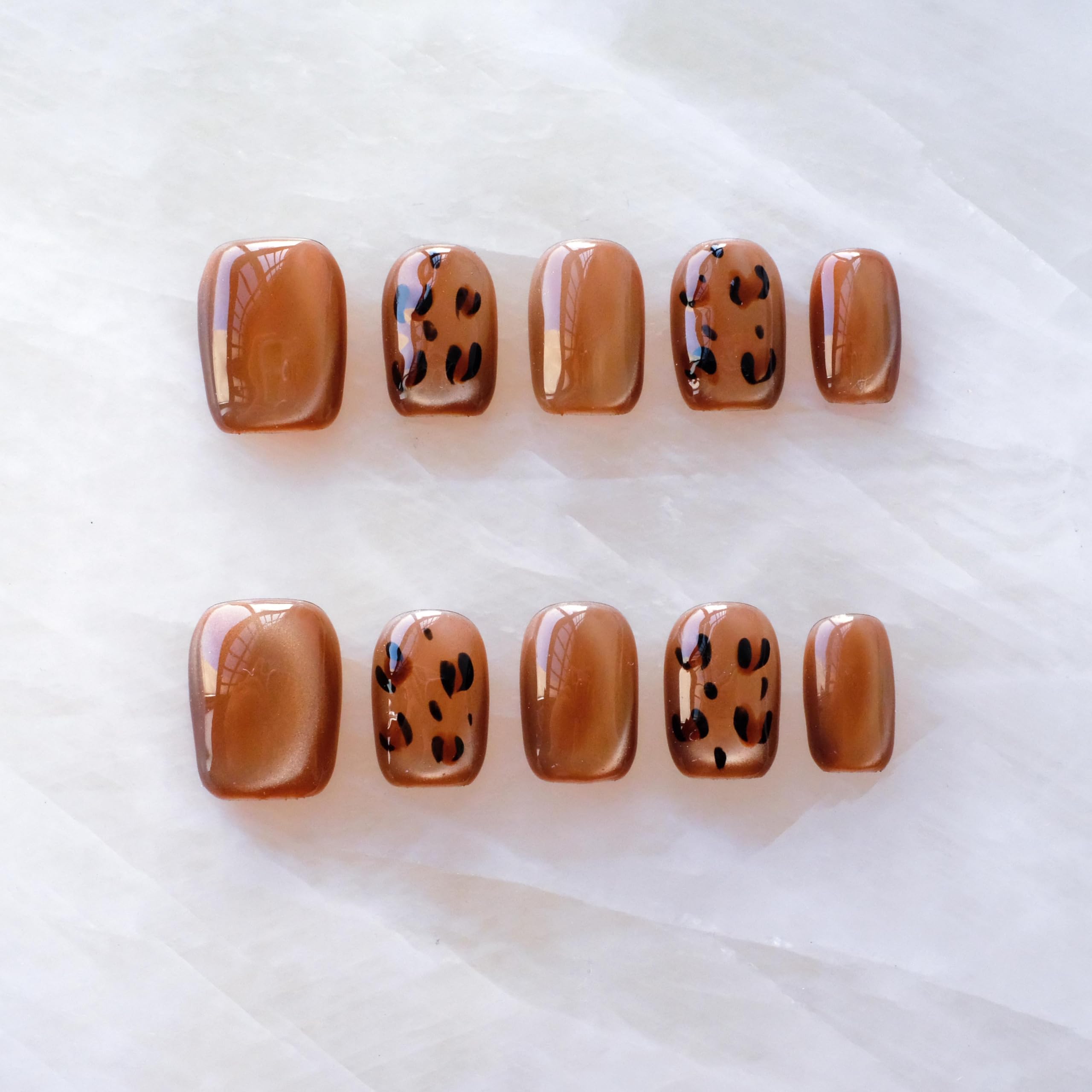 GLORS caramel leopard glitter cat eye nails for bold autumn style