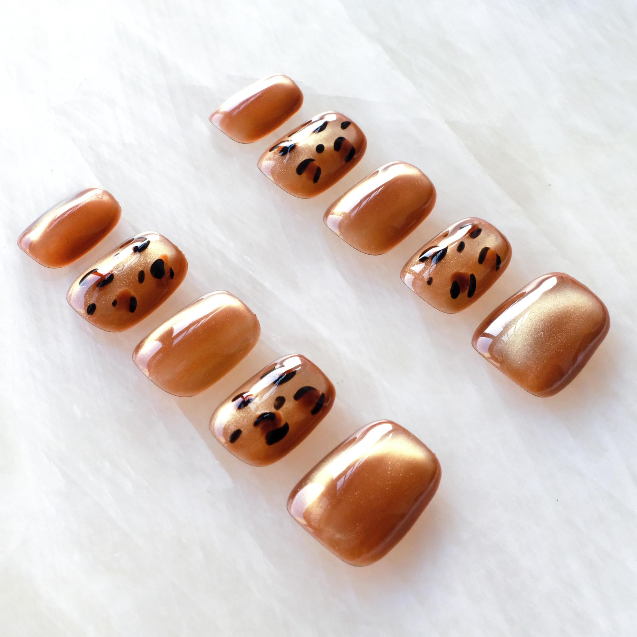 GLORS easy to apply press-on nails for quick manicure update