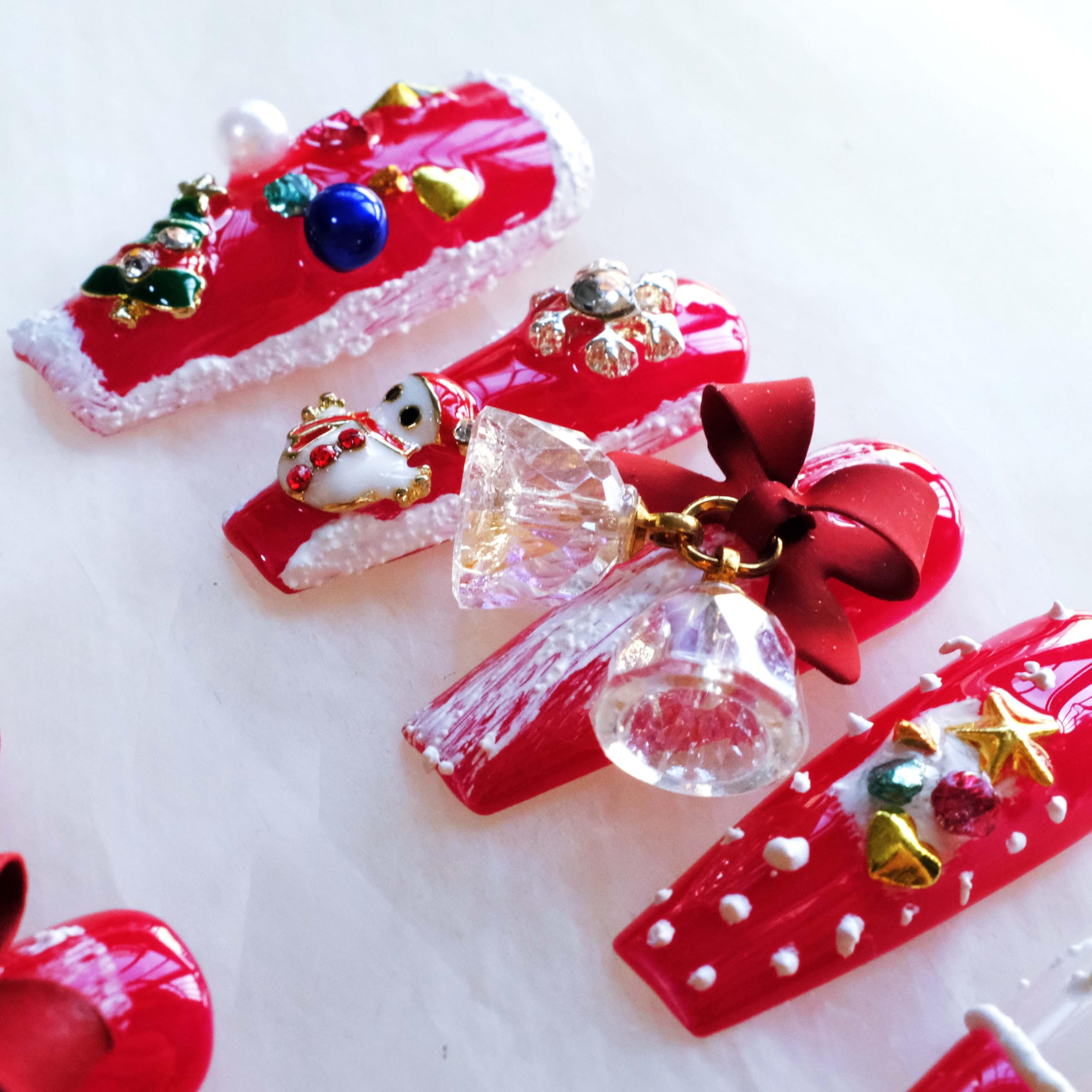 GLORS holiday-themed design with snowflakes and snowmen accents.
