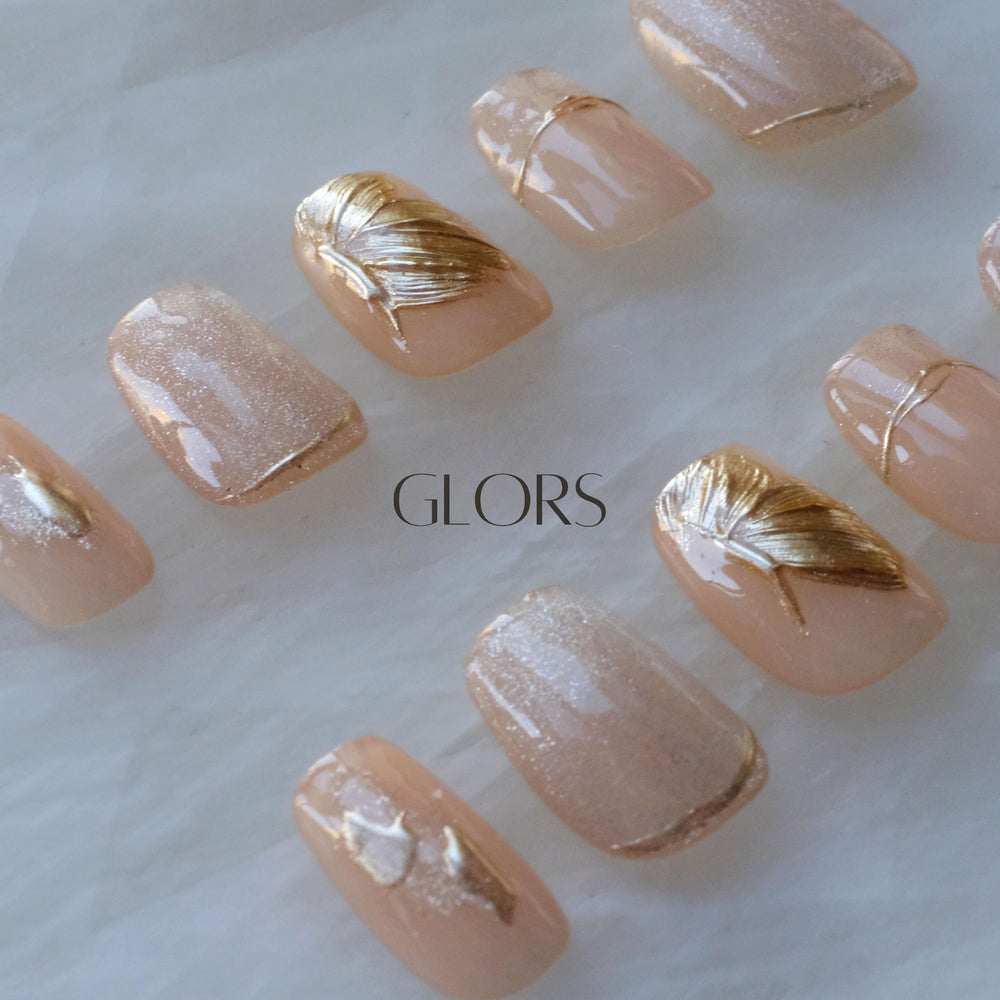GLORS press-on nails kit for DIY manicures with quick results.