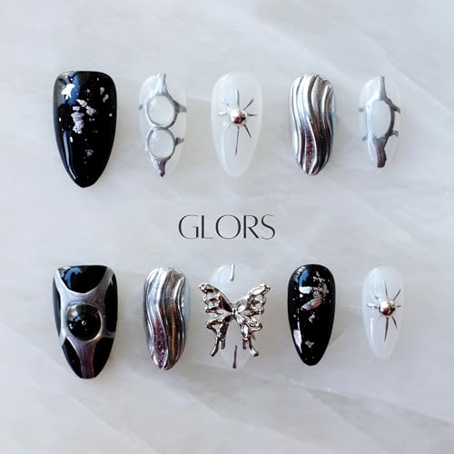 GLORS Gothic nails with chrome geometric pattern for bold styling