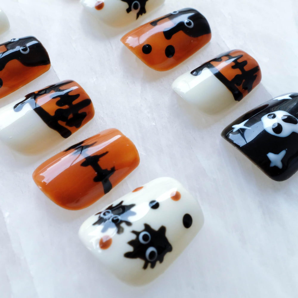 GLORS complete 10-nail set for easy at-home manicures