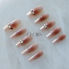 GLORS handmade 10-piece nail set in varying sizes for a precise fit