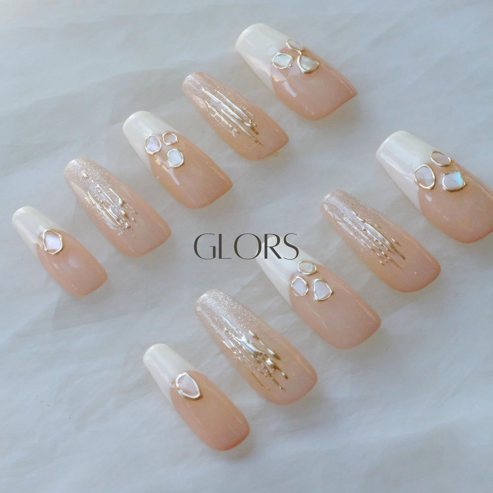 GLORS coffin-ballerina shape nails with tapered tips create a professional-looking finish at home